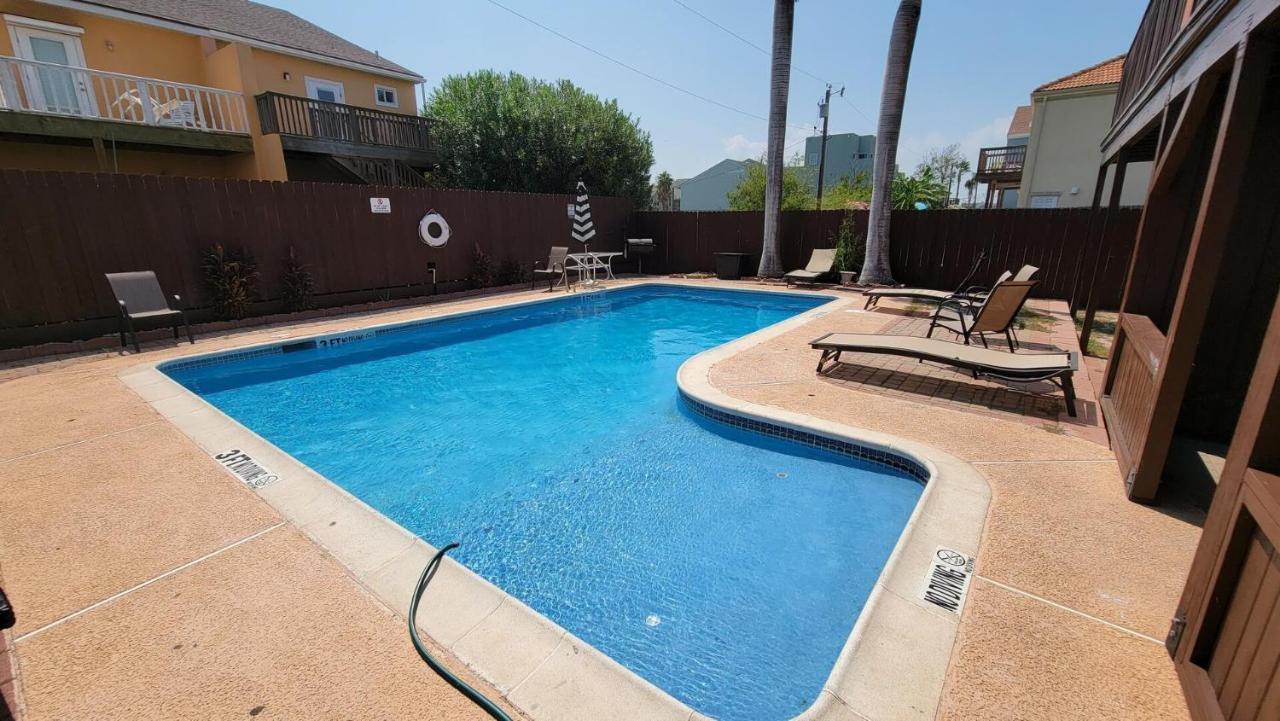 Cozy 2 Bedroom With Big Pool - Campeche Triplex Unit C Home 사우스 파드레 아일랜드 외부 사진