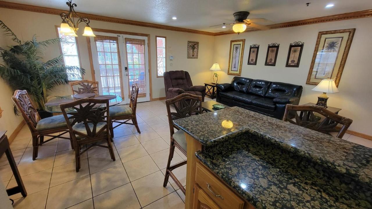 Cozy 2 Bedroom With Big Pool - Campeche Triplex Unit C Home 사우스 파드레 아일랜드 외부 사진